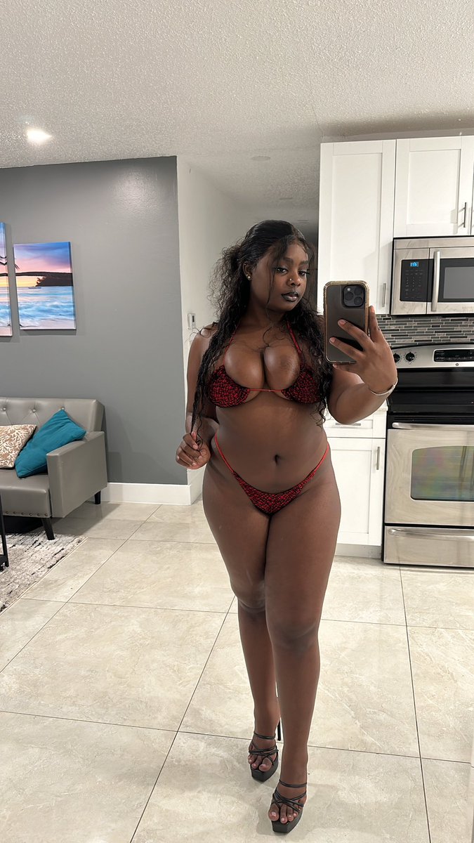 Cakiana_'s tweet photo. Madame Ebony Web 🕷️🕸️ https://t.co/eTbeqhXFCt