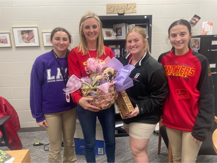 wbrpanthers's tweet photo. Student Council treated the counselors with a gift basket today. They are appreciated, all year, not just during counselor appreciation week 🎉🎉🎉 https://t.co/BUgoEJyAFR