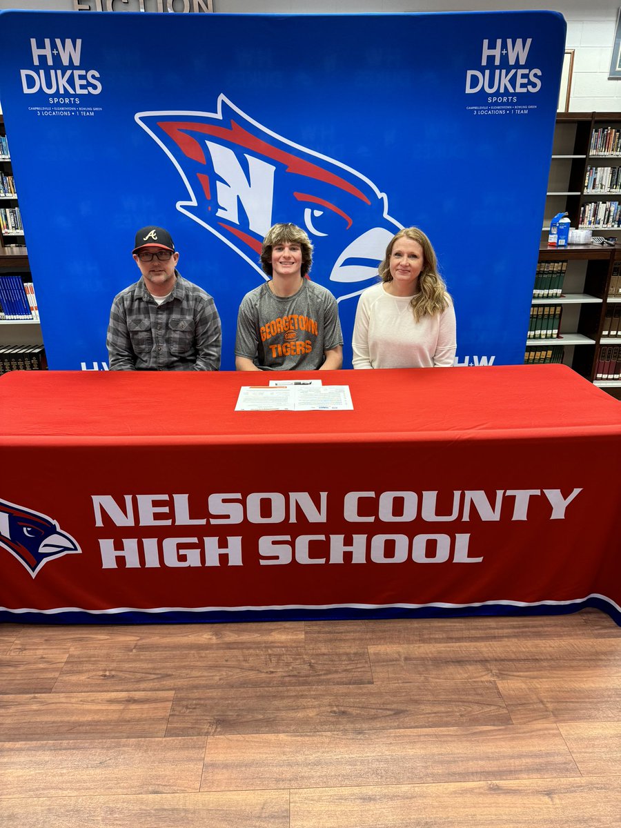 FULLNELSONFOOT1's tweet photo. FULL NELSON Kicker/Punter @Russell9Lux signed with @Gtown_Football today! Congratulations and good luck! @M#FULLNELSON https://t.co/PyhbktPCSx