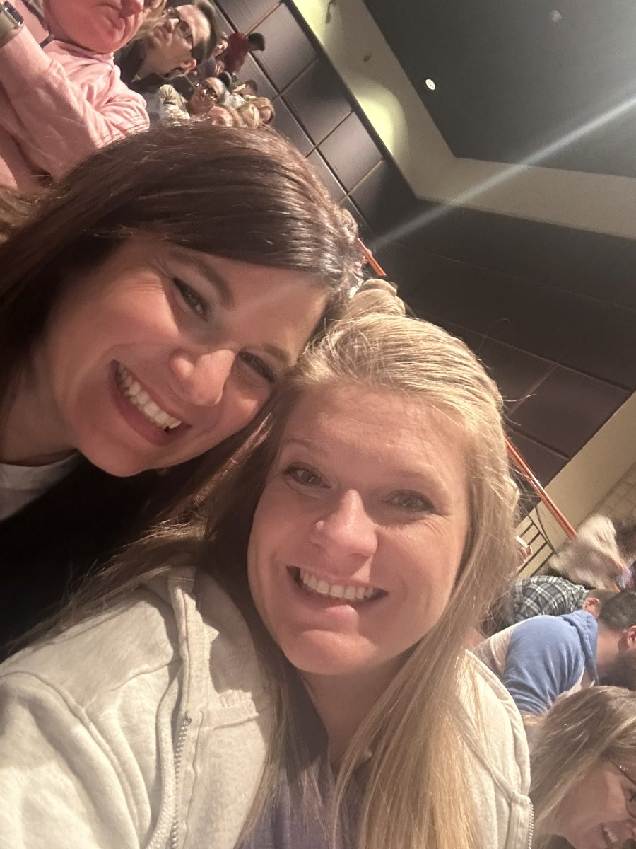 Megan Ferne tweet media