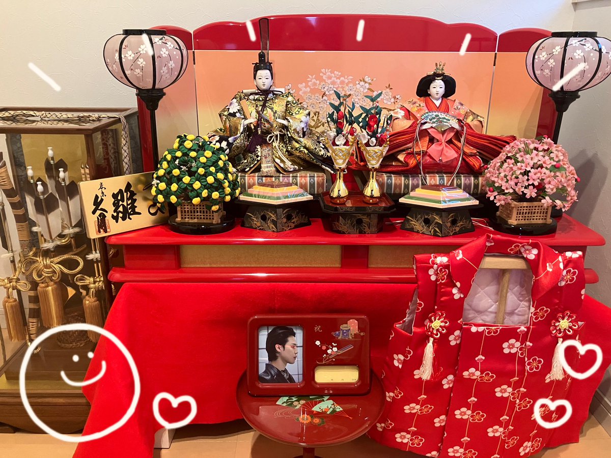 ganbare_jim's tweet photo. D488
おはよう😆ジミンちゃん♡
韓国では今日から12日まで旧正月の休日だね。ジミンちゃんも少しホッと出来る時間があったらいいな☺️
今年も雛人形を飾ったよ🎎
優しいお顔と鮮やかなお着物に気持ちも晴れやかになるね😊
今日も笑顔で。
世界が平和でありますように。
#WithJimin
#WeLoveYouJimin https://t.co/3n3w6U5InW