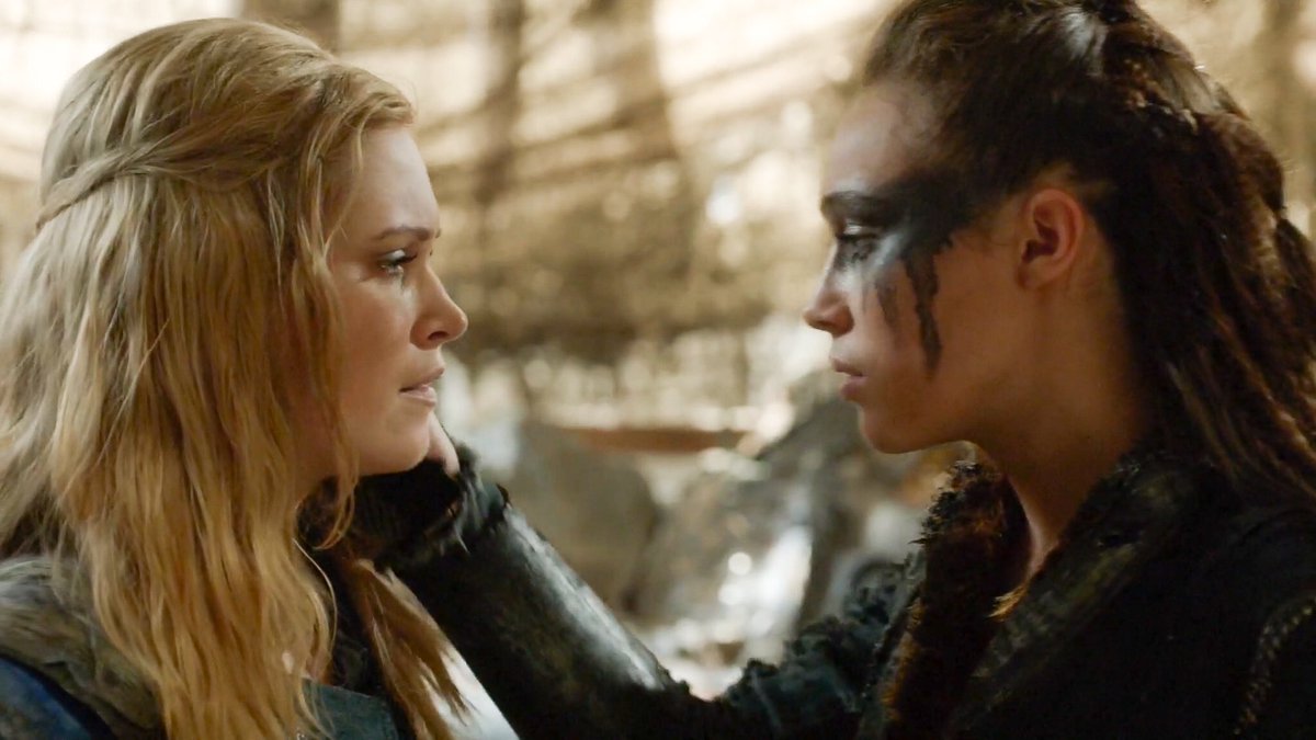barbieskarina's tweet photo. first clexa kiss you will always always be iconic https://t.co/V25XQIT2N6