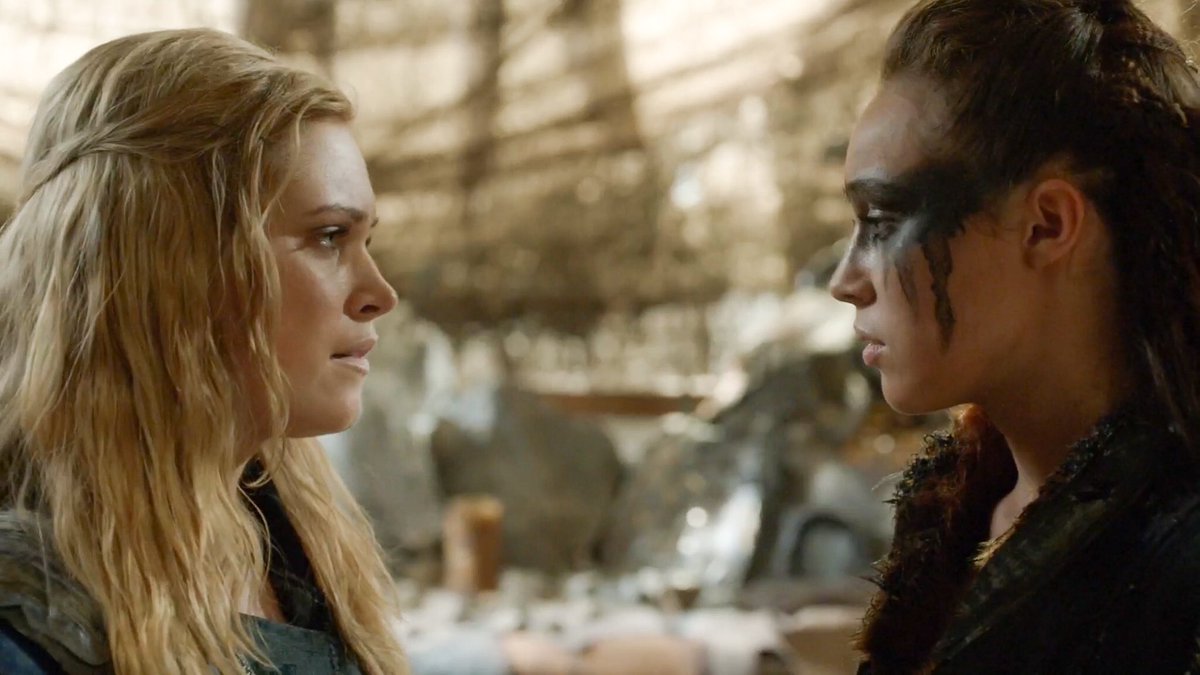 barbieskarina's tweet photo. first clexa kiss you will always always be iconic https://t.co/V25XQIT2N6