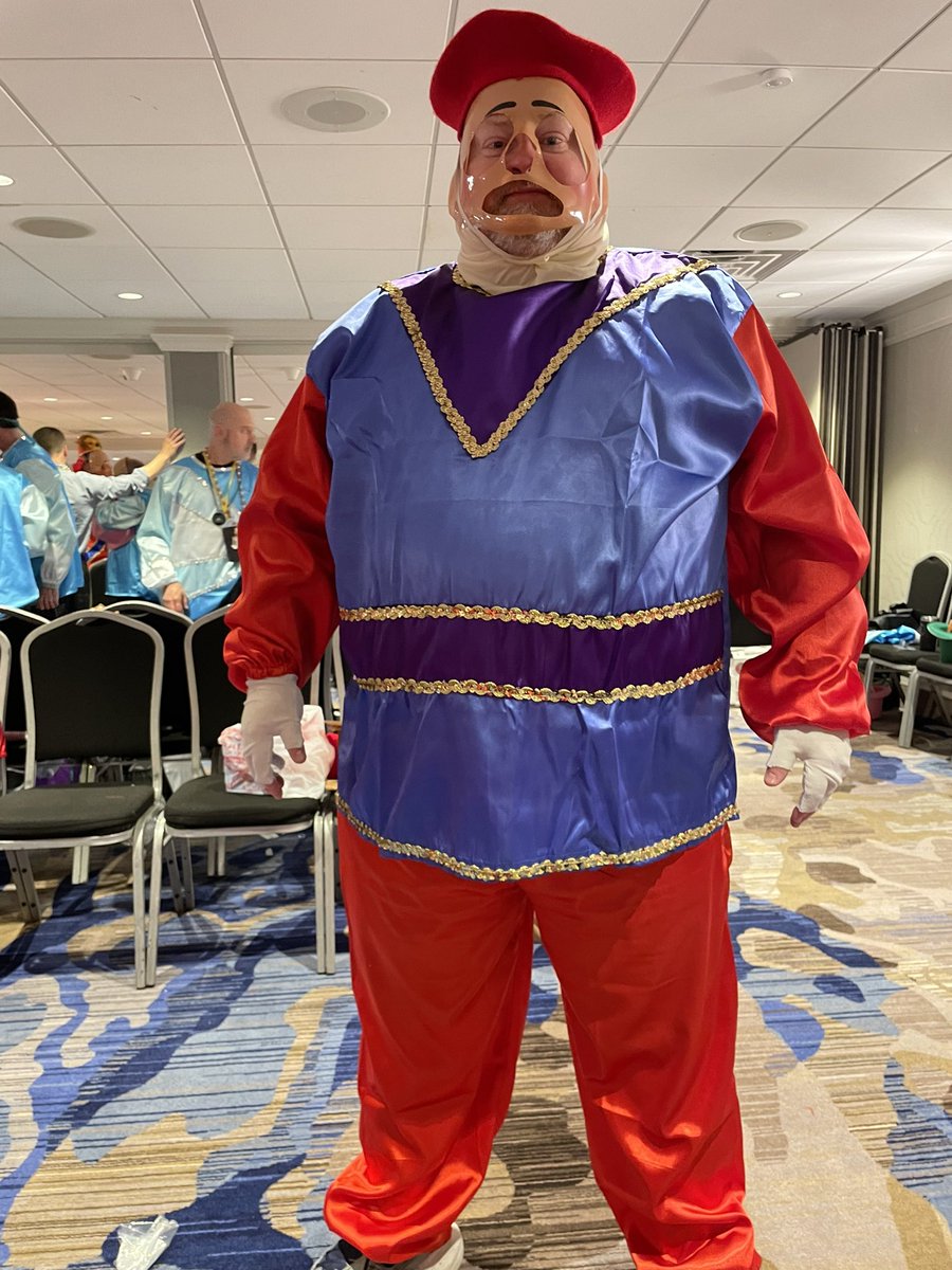 EmperorWiFi's tweet photo. Getting ready to ride in #MardiGras with #KnightsOfBabylon https://t.co/5jXrVzjdCy