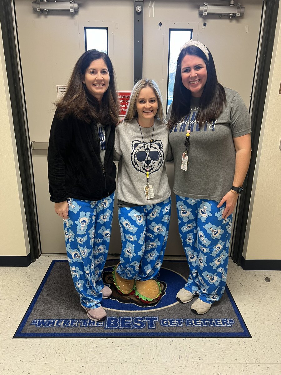 💙🐻🐾 <a href="/thompsliveskind/">Christie Thompson</a>  Ms. Thompson helps all of us with our dreams! #bearshine