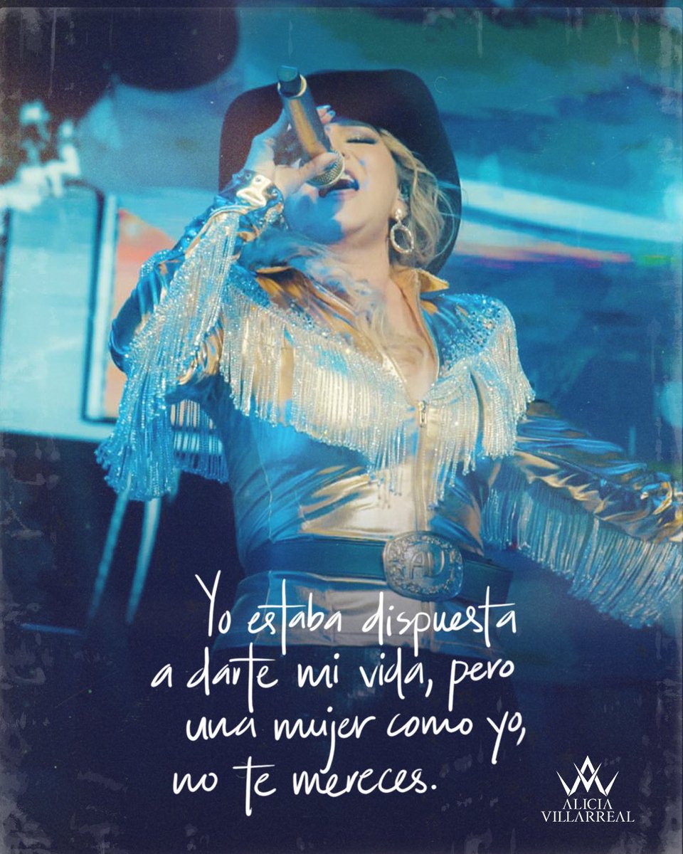 LaVillarrealMx's tweet photo. Te quedó grande la yegua 🐎🎤 ¿Quién más canta esta canción a todo pulmón en el karaoke? 🎶 #LaVillarreal #LaJefa #werifans #lyrics #ajá https://t.co/4MTVhsWj0c