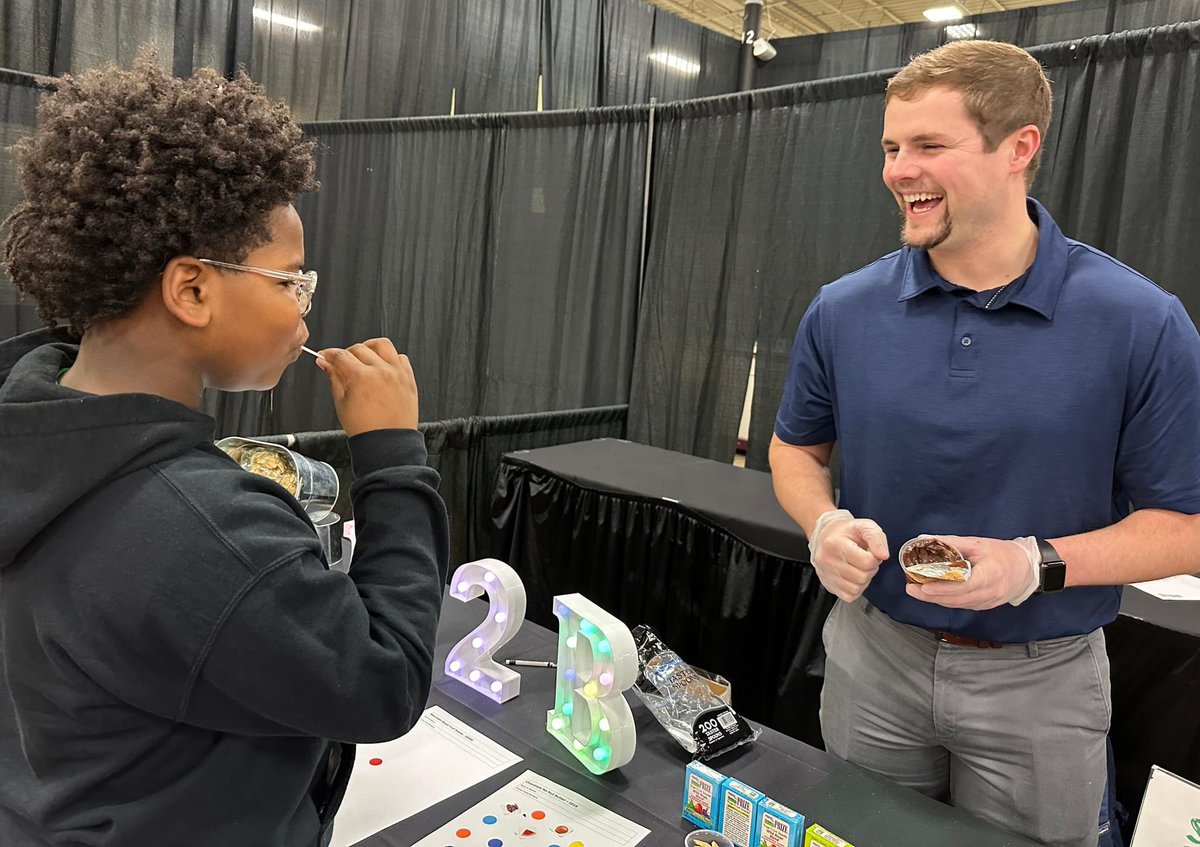KnoxNutrition's tweet photo. Today was Try-Day Thursday—our annual food show where students sampled and shared feedback about potential new menu items for the 2024-2025 school year.

Learn more: https://t.co/OnGDk8ltvz https://t.co/iAGl8Ys2Ev