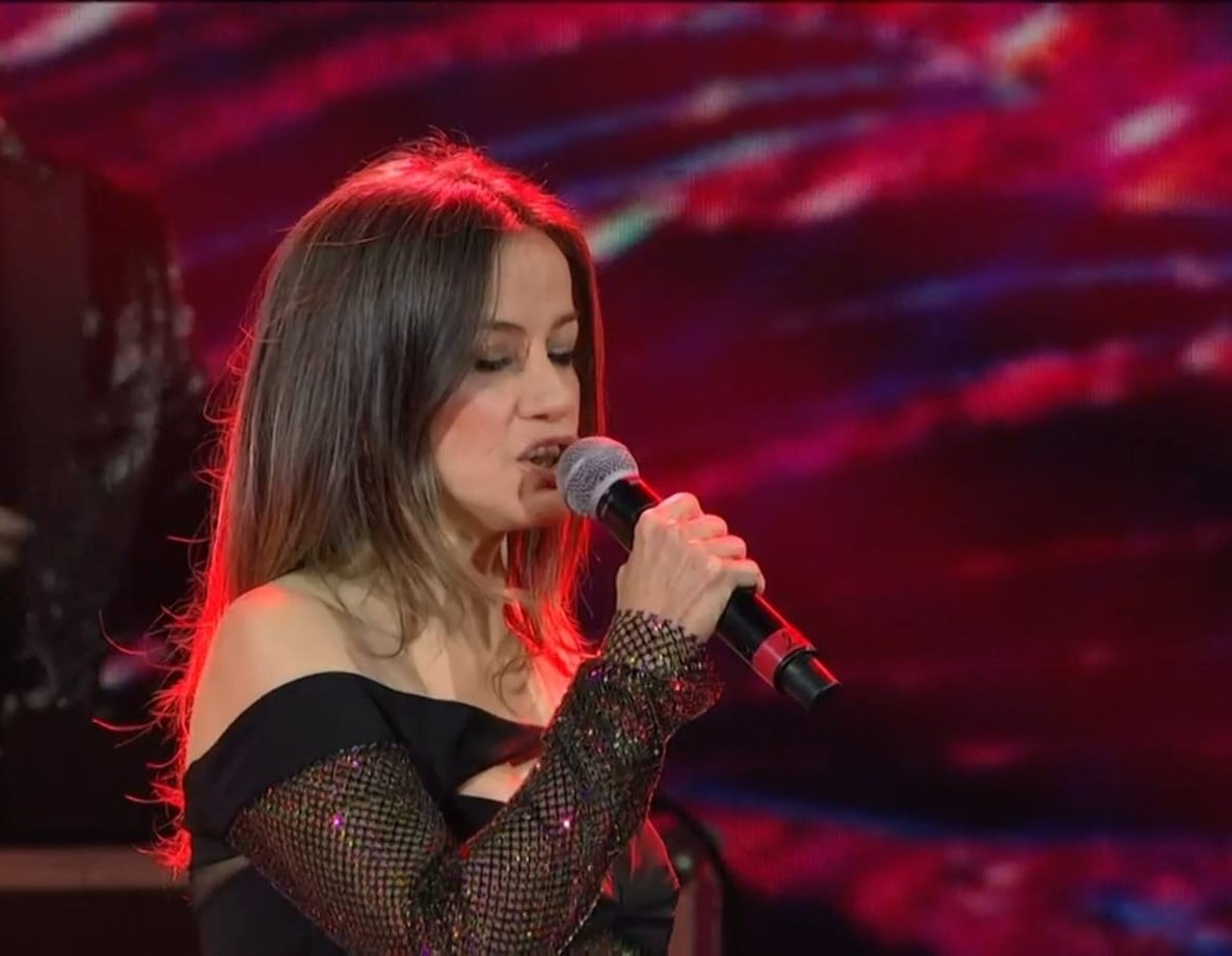 ExplorerLento's tweet photo. Chiara è quella con i capelli chiari e Paola è quella con i capelli Paoli
#Sanremo2024 #Sanremo24 https://t.co/QgLRPQlJVc