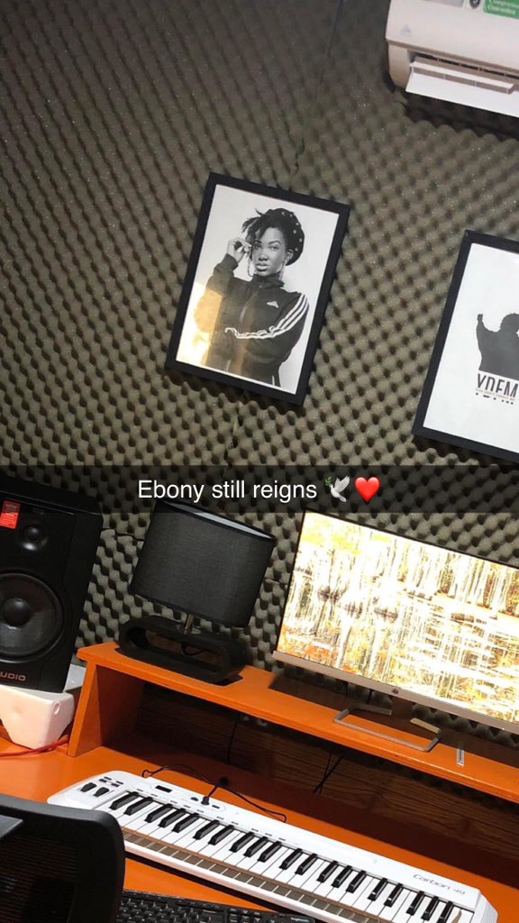 KingFallou's tweet photo. #Ebony still reigns 🕊️❤️🎶 https://t.co/tjqFS8Gotk