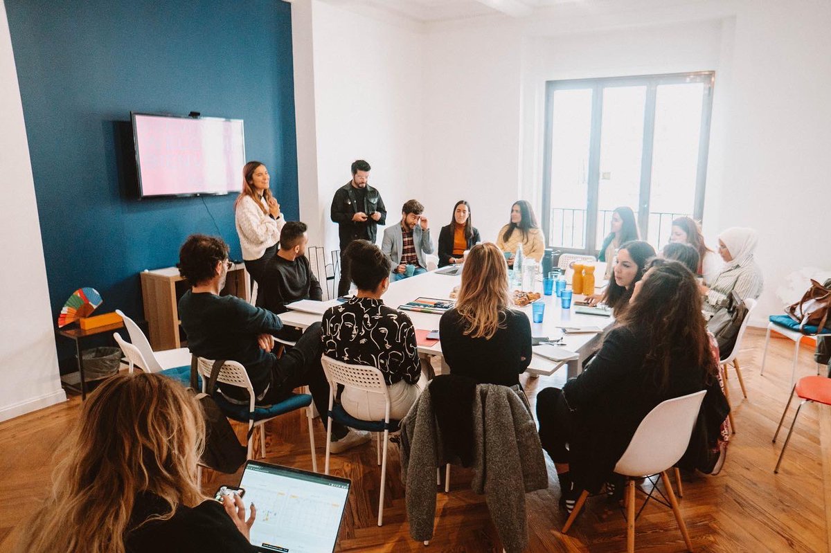 voicees_'s tweet photo. Desde @AshokaSpain, facilitamos una sesión con periodistas y creadoras de contenido de migraciones, con el objetivo de explorar cómo se construyen las narrativas sobre los emprendedores migrantes y de minorías.

@feelDOT , @talentofuturo_ @StartUpCommi_ https://t.co/RGSYRUEaS1
