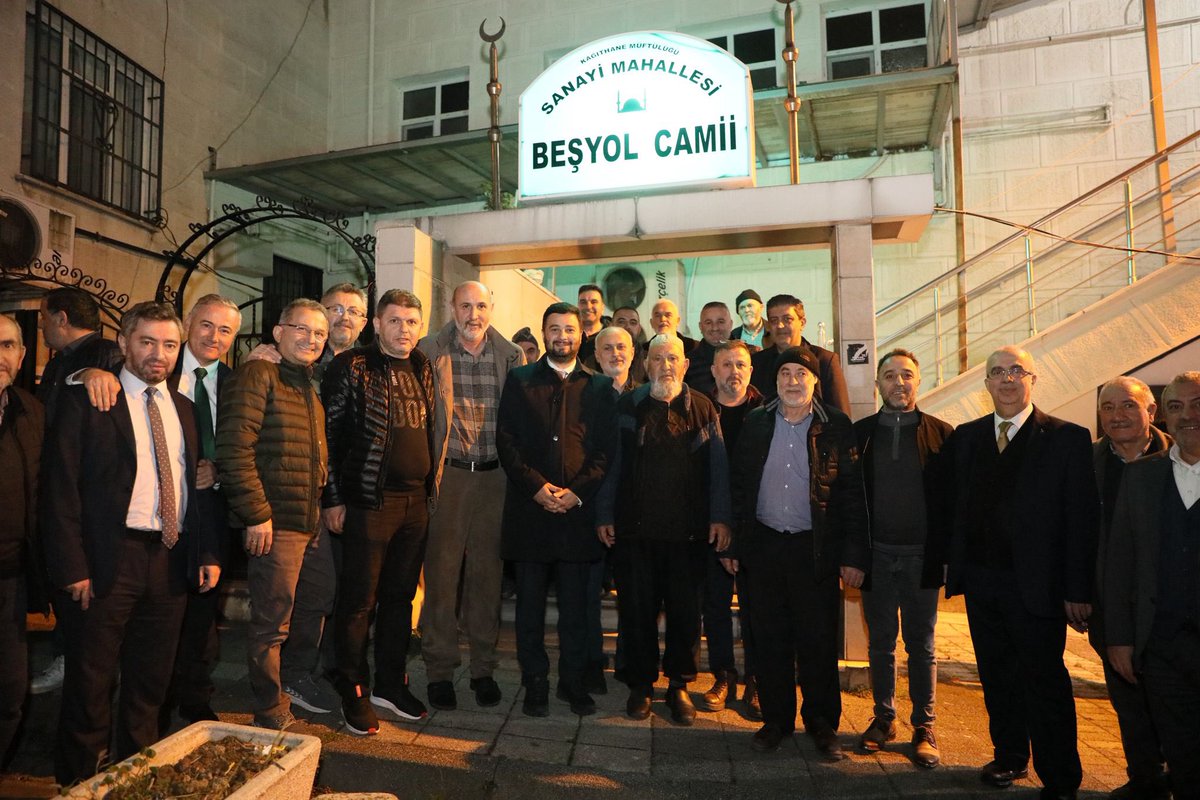 📌🤝🏻Sultan Selim Mahallemizden Halil Kapıcı'ya, yakın zamanda dünyaya gelen evladı için ziyarette bulunduk.

Yavrumuza bereketli ve sağlıklı bir ömür diliyor, Kapıcı ailesine nazik misafirperverlikleri için teşekkür ediyorum.