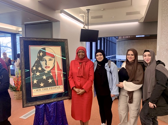 Governors_State's tweet photo. President Dr. Cheryl Green (far left), joined faculty, staff, and students donning traditional headscarves to celebrate World Hijab Day.
#GovState #celebratingcultures #worldhijabday #explorepage #explore https://t.co/7qG8toRbZr