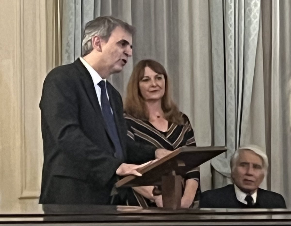 AdrianPatsalos's tweet photo. Grateful for the invite from @GreeceinUK to join celebrations to mark #GreekLanguageDay
Impressive interview all in #Greek by @VicHislop
Delighted to have met Minister @NikosDendias
Greek is spoken primarily in #Greece 🇬🇷 & #Cyprus 🇨🇾, alongside millions of #Hellenes globally https://t.co/MJTKWSFQkv