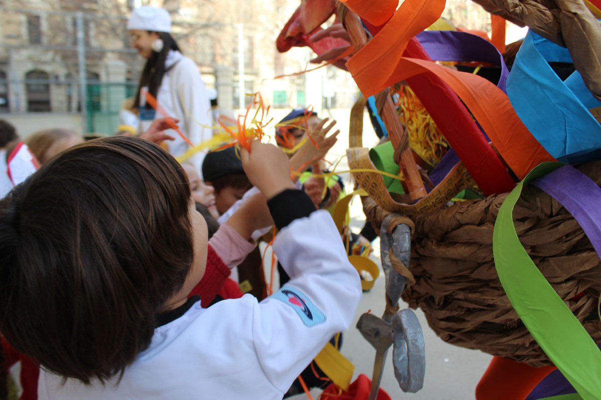 Escola Santa Anna tweet media