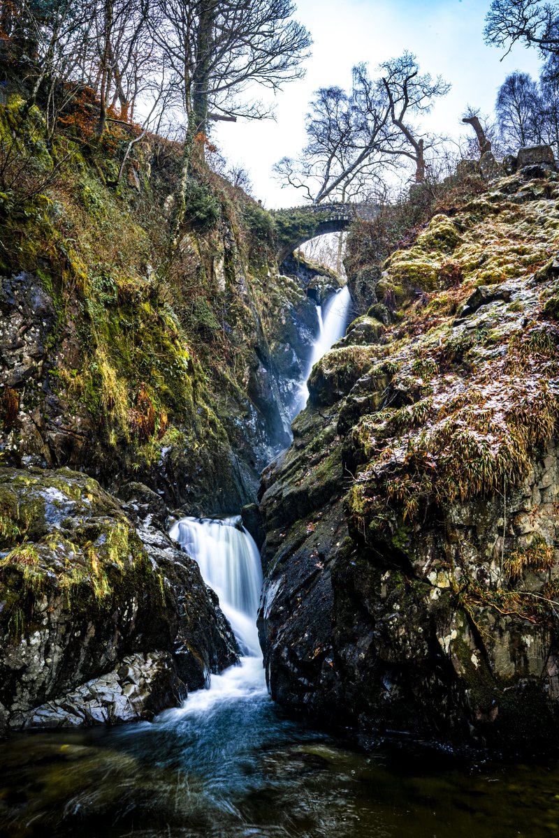 MatthewPain's tweet image. “The snow’s coming down thick. What do you bet were snowed up tomorrow?” 

A very snowy walk at Aira Force/Ullswater this morning. My poor camera wasn’t having much fun out there! I’m somewhat impressed with the handheld long exposure - well done Sony!