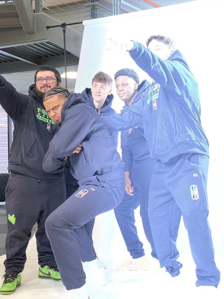 TWolvesGaming's tweet image. Media Day ✅