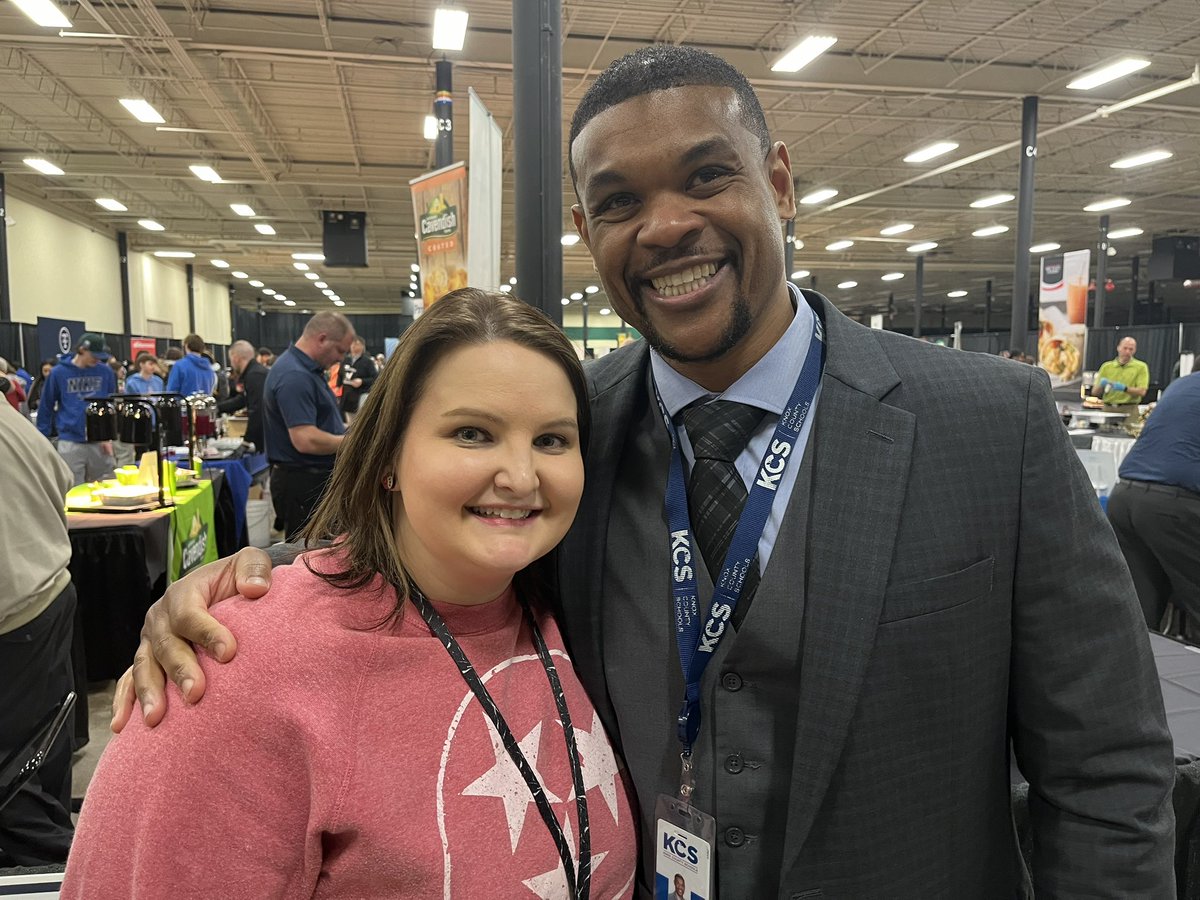 10Gadams's tweet photo. What an awesome day for our students and teachers! The food was great, but the company was even better. Thank you @BrettF_15 KCS School Nutrition, and school nutrition vendors for all you do for our students! https://t.co/xKptYI8T9e