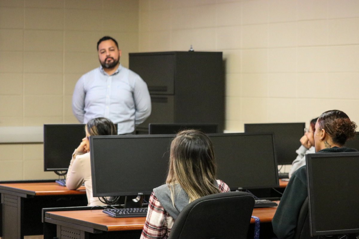 GCCCBroncbuster's tweet image. During today&apos;s visit, Marco Reyes and Maddie Helton from Landmark National Bank provided valuable insights to Dr. Ortega&apos;s Personal Finance class. The students engaged in discussions, asked questions, and gained knowledge on various financial topics.

#FinanceClass💵