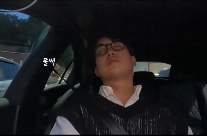 JustAnna90's tweet image. I don't remember ever laughing so hard watching a show...
I swear...oh lord... 

Idk about dating...But as a comedy, this show is great 😂😂

#AlumniLovers #SchoolTies 
#솔로동창회 #학연