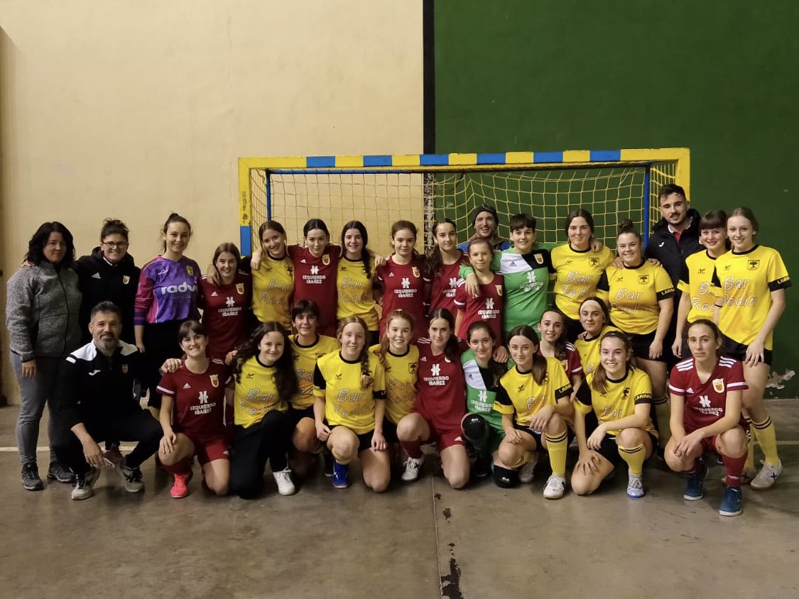 <a href="/MulierFCN/">Mulier FCN 🏳️‍🌈</a> <a href="/AguirreArrastia/">Iñaki Aguirre Arrastia</a> <a href="/ilopezb90/">Ismael López Blanco</a> <a href="/UD_Mutilvera/">U.D.Mutilvera</a> <a href="/jlsatrus/">jose luis satrustegu</a> ❌ La selección #sub14 de #FutsalFem ha perdido (3-2) 🆚  San Miguel en el partido amistoso disputado este jueves en Larraga.

🏆 El combinado de <a href="/JonnyArellano/">Jonathan Arellano</a> prepara el Campeonato de España.