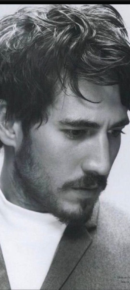 jesusverdem's tweet photo. #FotoCinefilia #AlbertoAmmann #Goyas2024 @PremiosGoya Buenas noches y buena suerte. https://t.co/fsU1iXP84Y