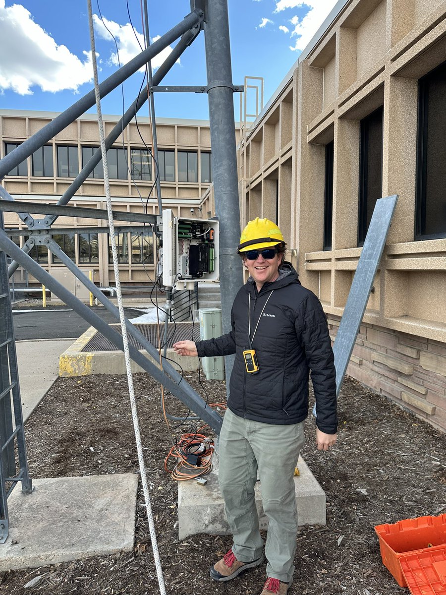 jaaronhogan's tweet photo. Urban #FluxTower being instrumented this afternoon at @usfs_rmrs Fort Collins, CO https://t.co/cQHmyP39da