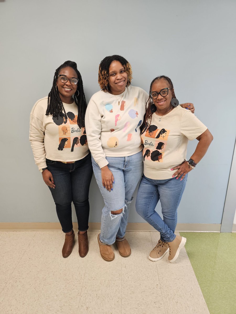 Twin Day, but make it triplets. 🤎🤎🤎
#SpiritWeek <a href="/RolesvilleMS/">Rolesville MS</a>