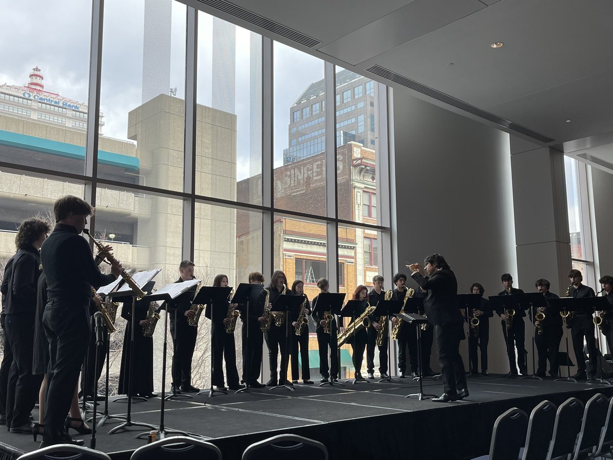 Our very own Madison Central HS Sax Ensemble was a featured performer today at the KMEA Conference and they were truly outstanding! 🔥🔥🔥