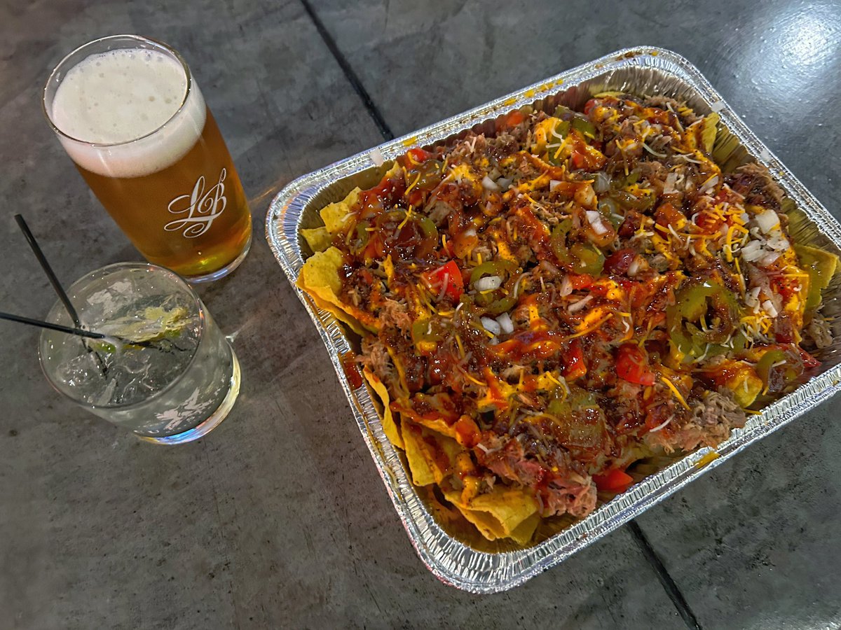 LuckyBucketBrew's tweet photo. Skip the cooking, skip the cleaning, support local…join us for the big game on Sunday! We’ll have all day Happy Hour pricing with our two new ice-cold beers on tap &amp; Smoked to Pork-Fection providing the food like these super-sized nachos!

#DrinkLocal | #CutSpike | #LuckyBucket https://t.co/tkBbdLCREv