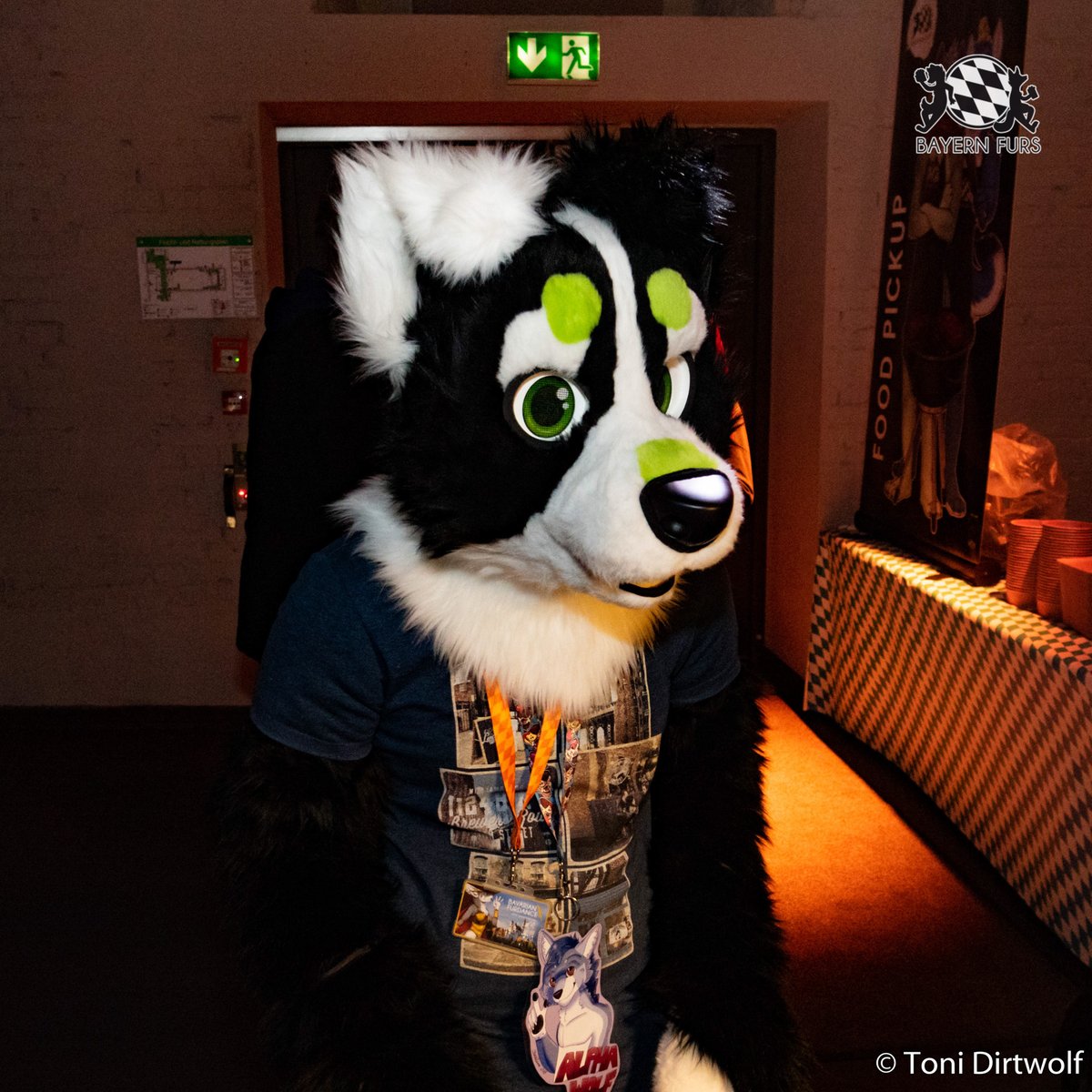 BayernFurs's tweet photo. "Hey du? Bock mit mir eine Pizza zu teilen?
Ja? Mega :D"
#BFD10 #FursuitFriday
🐺 @Alpha_Wolf_27
📸 @RedFox180
Ihr wollt uns unterstützen? Super!
Dann hier entlang, unter
https://t.co/ARcYxO2uAP https://t.co/ybE1k4HrO6