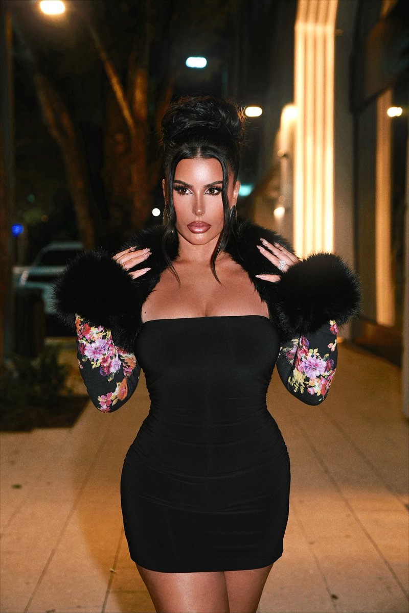 amrezy's tweet photo. mwah 💋 https://t.co/NQgu6hK54G