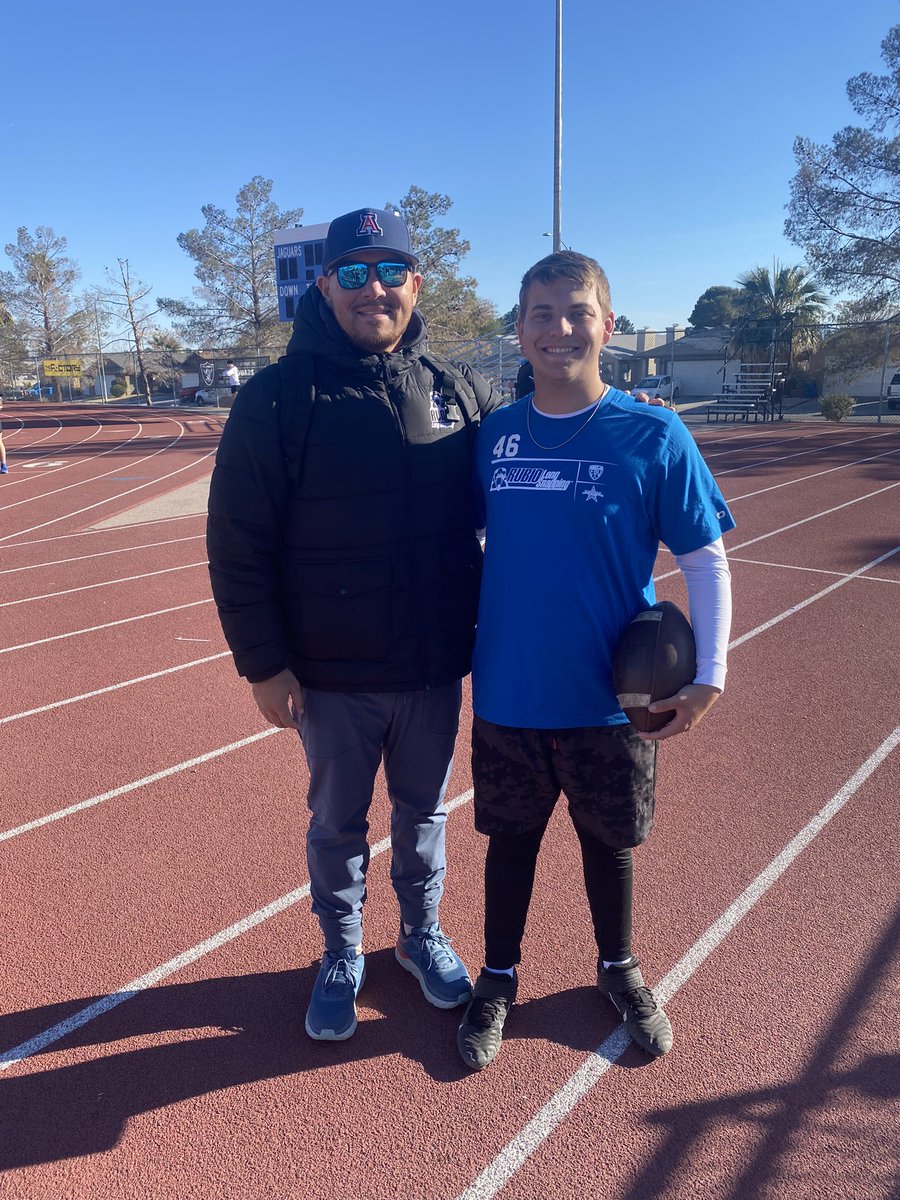 HunterJKing661's tweet photo. Long Snapping Camp in Las Vegas. Thank you for this opportunity. @CoachBertoni61 @TheChrisRubio @TheRubioMethod @ryan_disalvo https://t.co/MM7aOygSqa