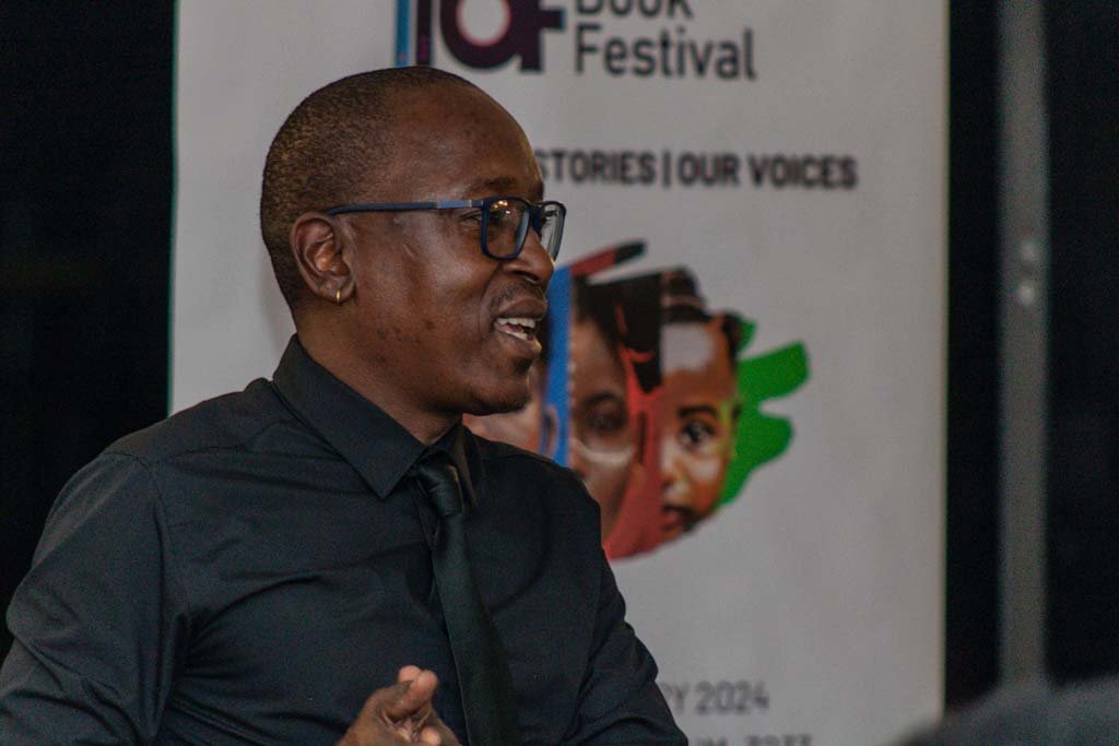 Ntokozo_Books's tweet photo. Its our Time, Find Your Voice,
Tell Your Story. @iLembeBookFest official welcoming dinner and introduction at Salty Rock Hotel.
@SiyafundaSA
🔌😍📚🍻🥂
Our Stories | Our Time | Our Voices
#IBFEST
#WeLoveBooks
#NeverStopReading
#NoRuralChildLeftBehind https://t.co/wil0IAkA5V