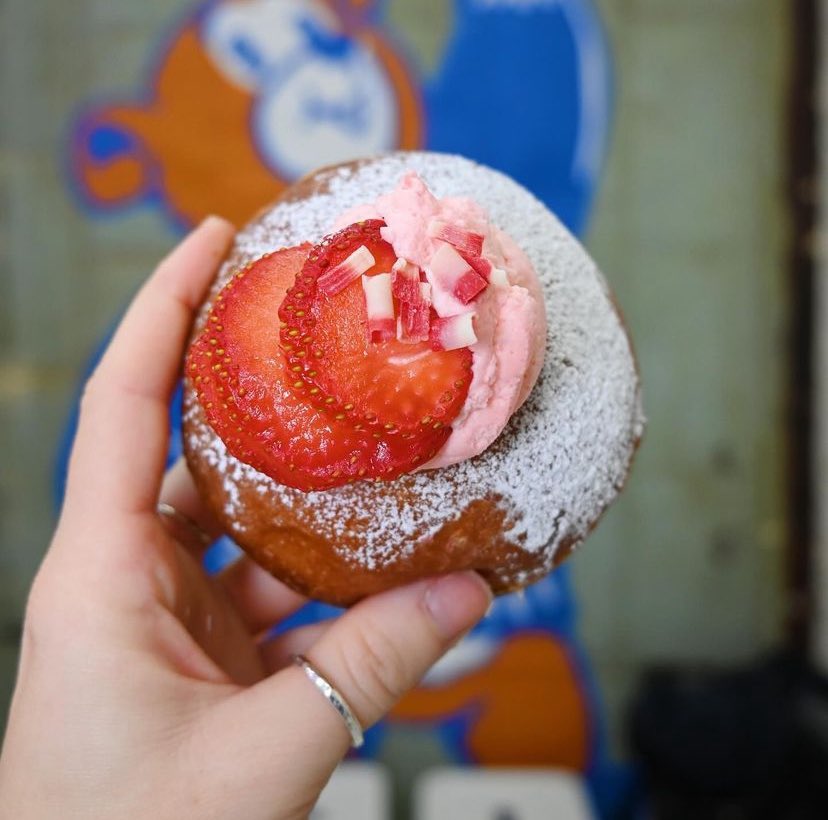 FlatironNY's tweet photo. Still thinking about what to get your special someone for V-Day? Check out our gift guide for inspo: https://t.co/JSaVPEk4zK β¨
Featuring:
πΉ@chocolatmoderne
πΉ#BearDonut - πΈ: @bigappleeatsss
πΉ#SuperiorFlorist - πΈ: @thenyclens
πΉ@Dear_sundays https://t.co/eK2cHYlZfU