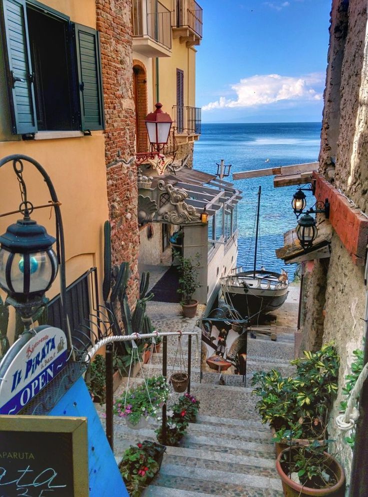 addictviews's tweet photo. Chianalea, Italy https://t.co/84wrFIVO2x