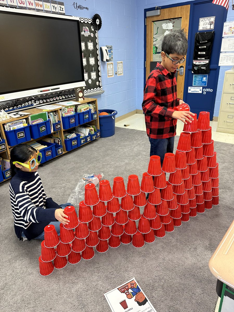 AlexaHorowitz2's tweet photo. Happy 100th day! @SearingtownK5 https://t.co/HjLMtmz3Pl