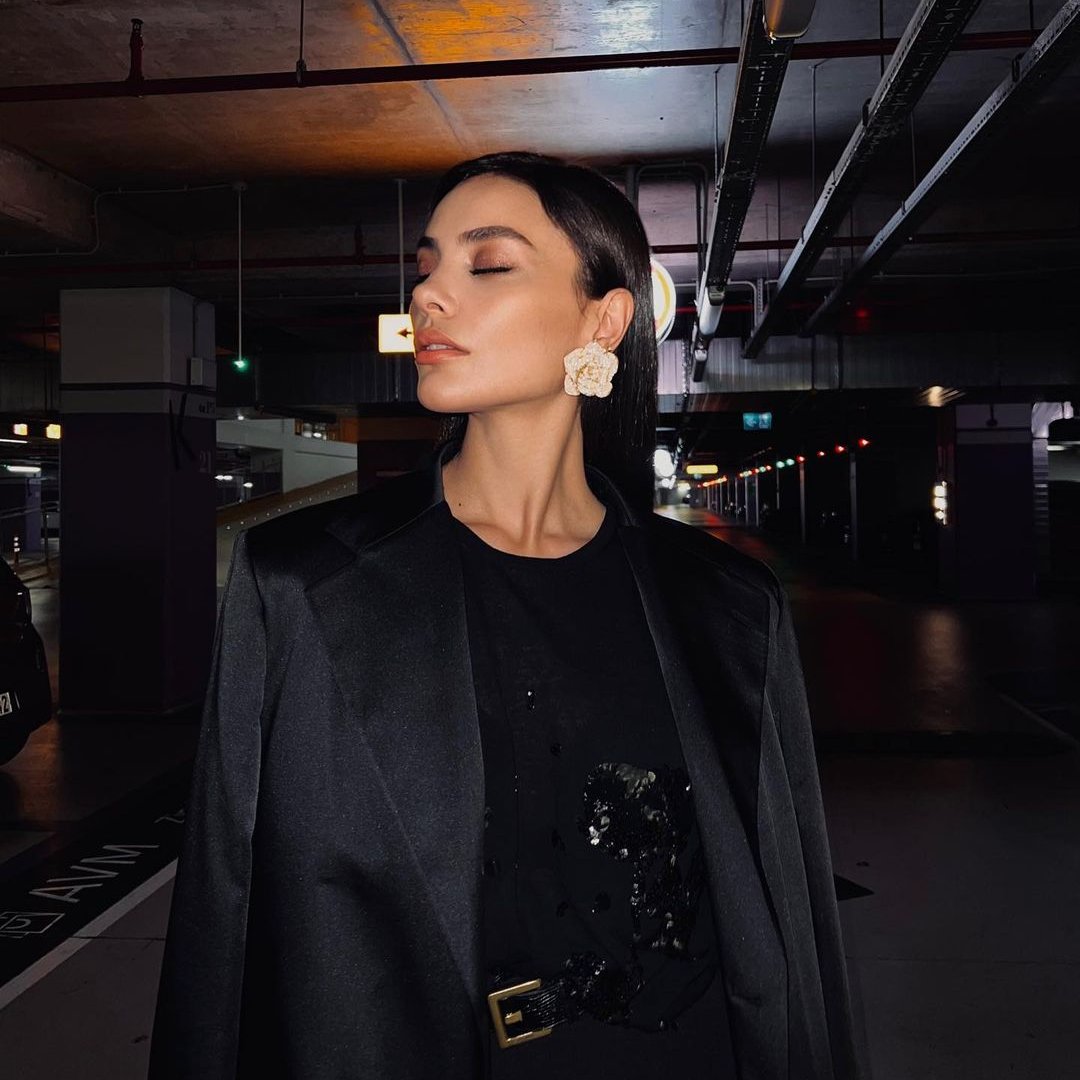 itsme_serena's tweet photo. it's officially her day!! iyi ki doğdun to the one and only #HazalFilizKüçükköse 💫✨
can't wait to see you back with new projects güzelim, iyi ki varsın   🤍🧿 https://t.co/oC2UDTbr7K