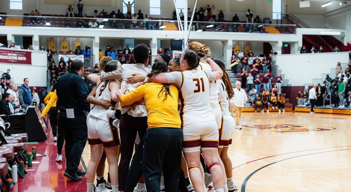 It’s Give for Gold Day at UC! I’m asking my friends and family to donate at least $15. Your donation will help fund the Breezeway renovation. Follow the link to give!

justgiving.com/page/womens-ba…