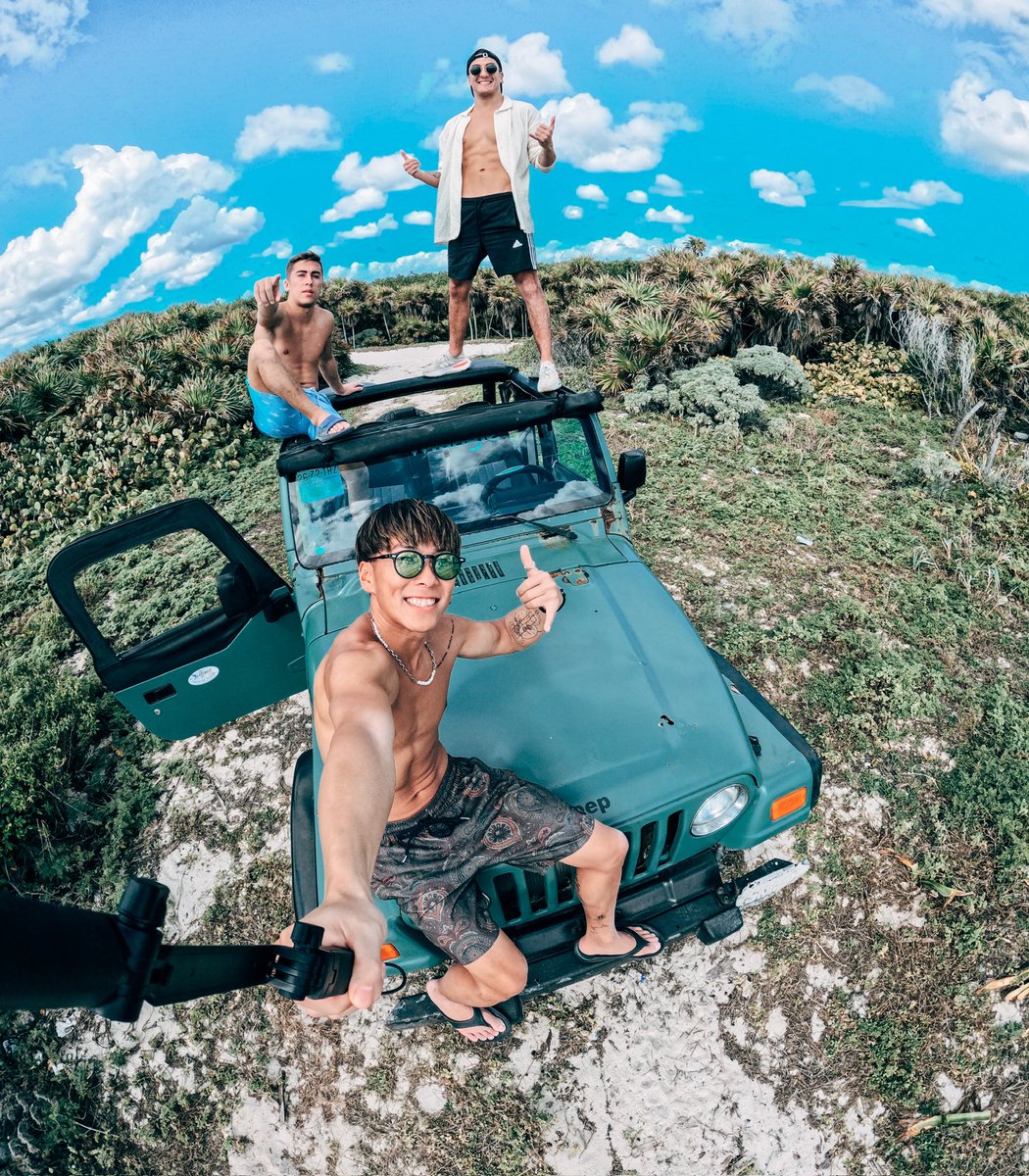 si_itsuki's tweet photo. Cozumel Jeep journey with slackliner🤙🏻

 @goprojp @gopro @oofos.jp 

#goprojp #gopro #oofos #goproのある生活 #hero11black #アウトドアスタイル #performer #slackliner  #ライフスタイル #パフォーマー  #人生ぶっとびボンバー #スラックラインパフォーマー #jeep #cozumel https://t.co/B28VtXT0JG