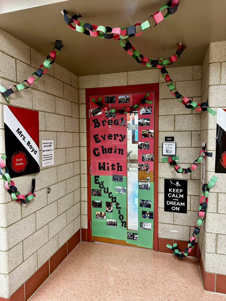 mrs_b0yd's tweet image. Thankful for the homeroom help decorating B229 for #BlackHistoryMonth ! @HonortheRaiders #EveryLearner365