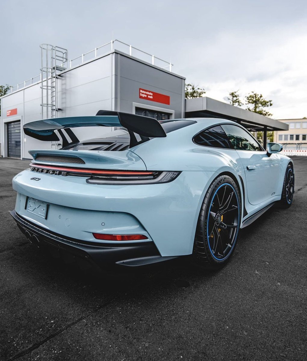 PorscheCIub's tweet photo. Paint-to-Sample Meissen Blue 992 GT3 https://t.co/rEoF6RVLDQ