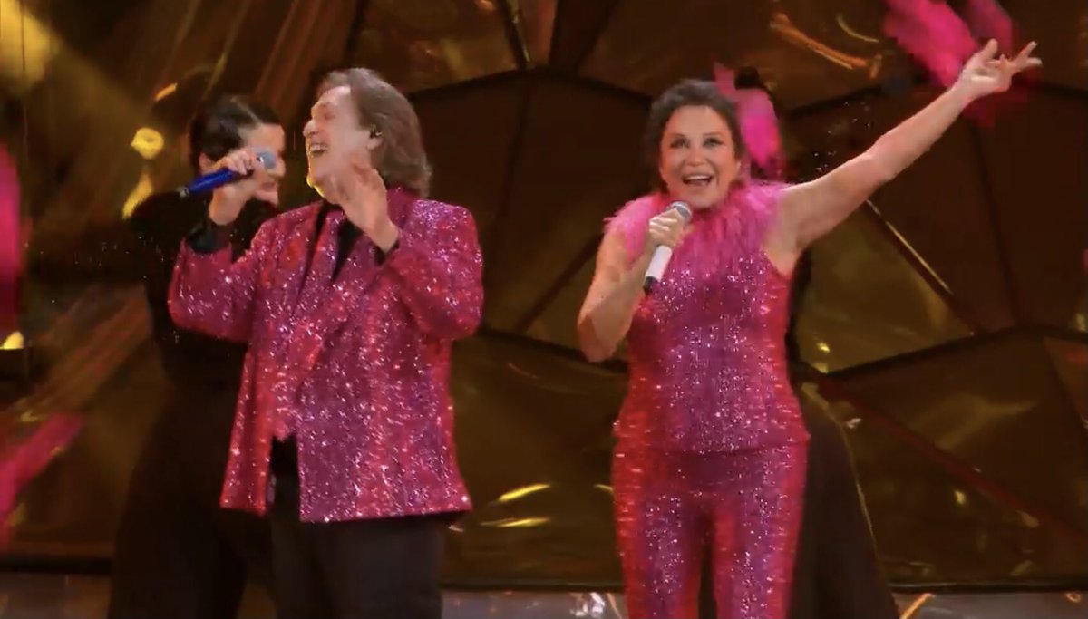 Franzcesco68's tweet photo. Viva la vida #angela viva la vida. #ricchiepoveri #Sanremo2024 https://t.co/FCba7w6gTz