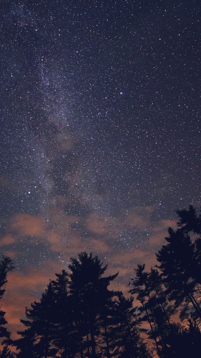 earthcurated's tweet photo. Night skies ✨ https://t.co/lqLfo9Yu67
