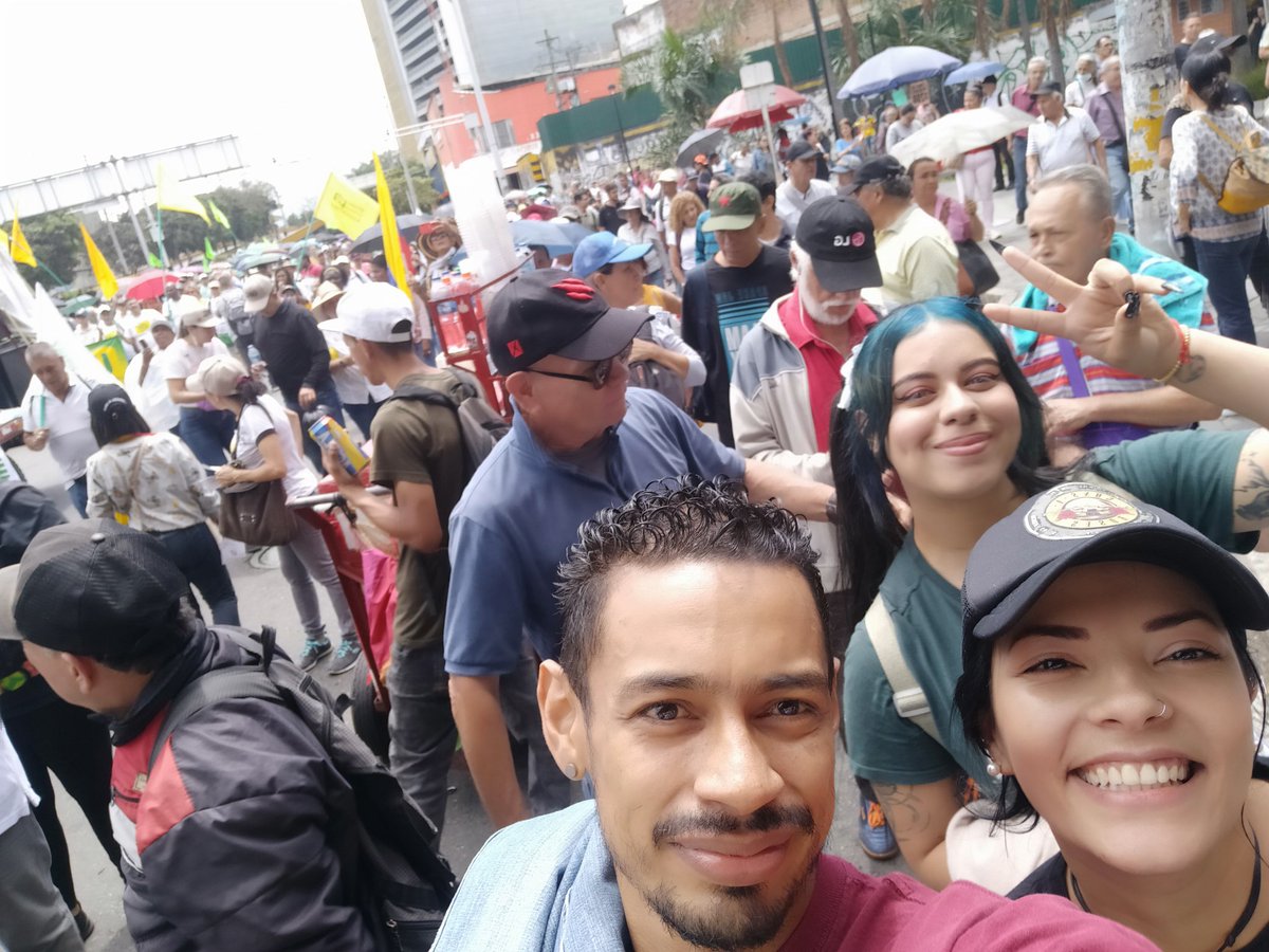 pezdemente's tweet photo. Fuera #FiscaliaCorruptaYCriminal #Medellín #GobiernoDelCambio https://t.co/Vnh8WU9tdm