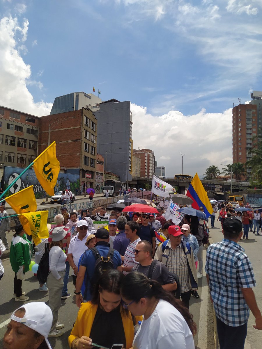 pezdemente's tweet photo. Fuera #FiscaliaCorruptaYCriminal #Medellín #GobiernoDelCambio https://t.co/Vnh8WU9tdm