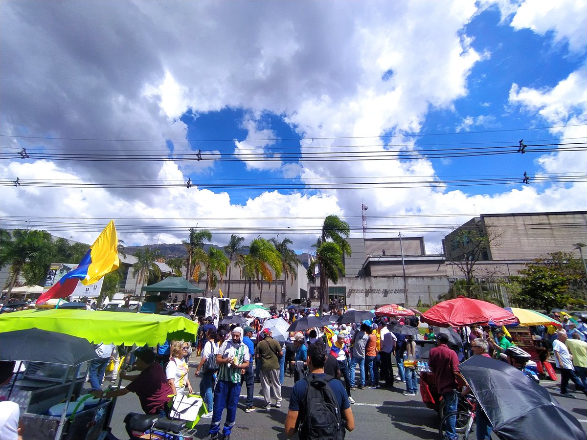 pezdemente's tweet photo. Fuera #FiscaliaCorruptaYCriminal #Medellín #GobiernoDelCambio https://t.co/Vnh8WU9tdm