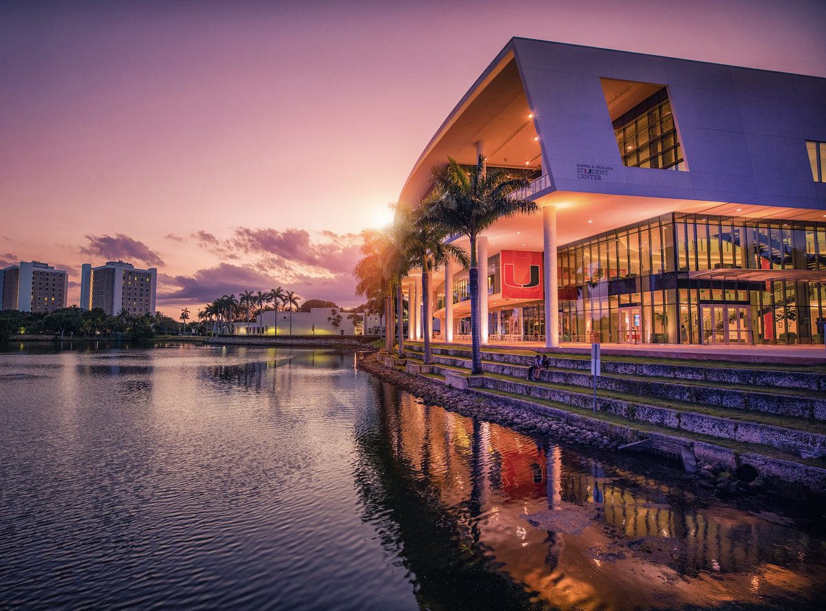 univmiami's tweet photo. Sunset is our favorite color. ✨🌇 https://t.co/oazdKRwKJP