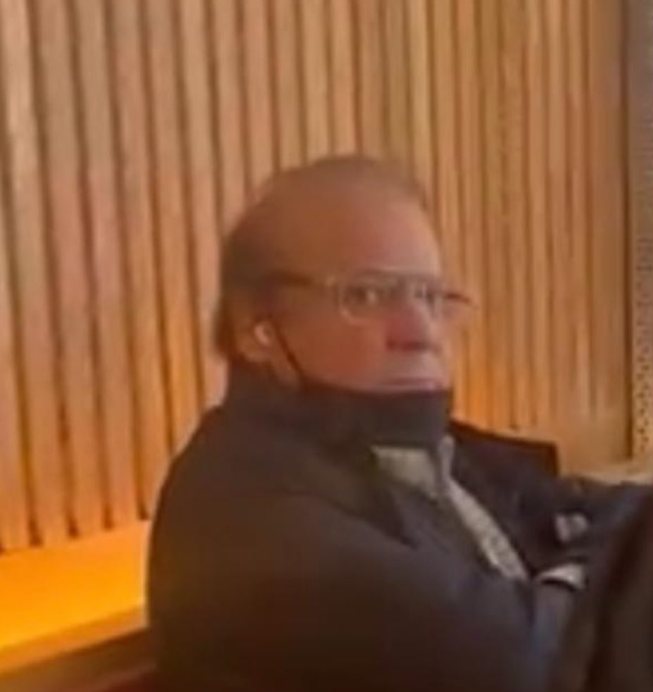 ShayanA2307's tweet photo. Can’t wait to see this terrified face back in London https://t.co/W4dF2EvC4M