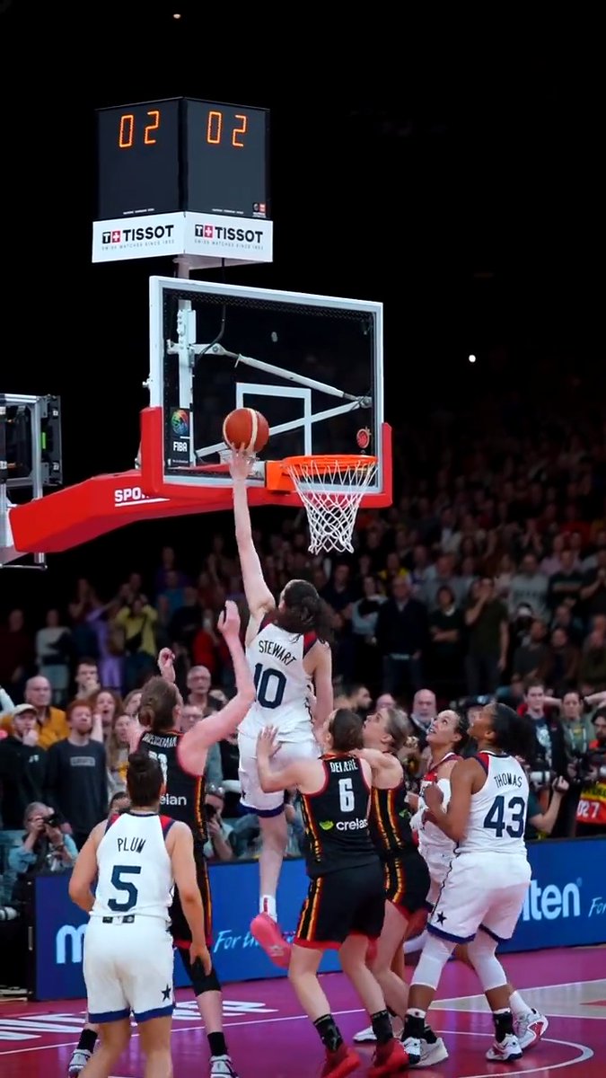 breanna stewart dunk