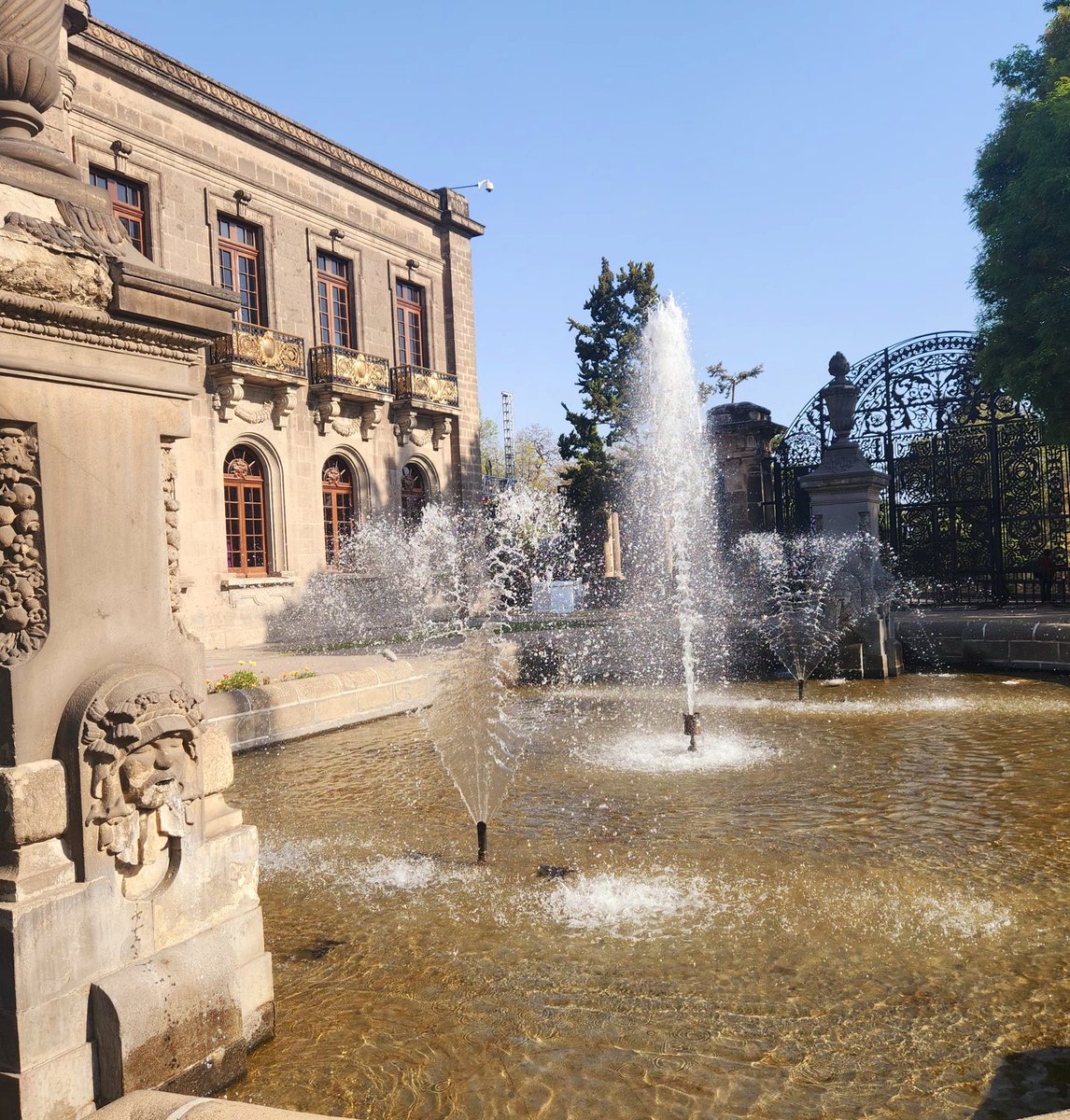 MagdaMarrkefka's tweet photo. Boski pałac ❤️ Chapultepec Castle
#Meksyk #MexicoCity #Mexico #pałac #palce #FerieZimowe #Chapultepec https://t.co/OkdSi4riAz